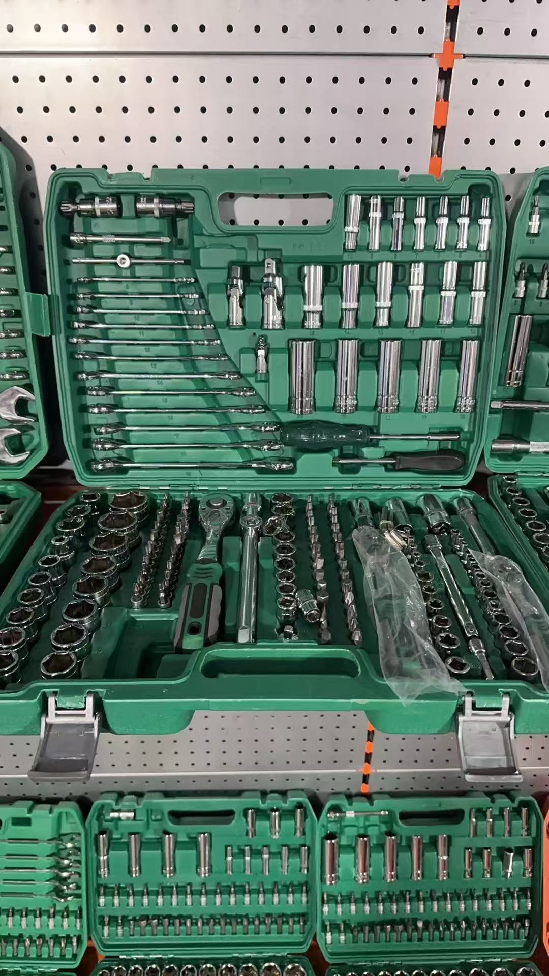 طقم أدوات إصلاح السيارات 216 ق - مراجعة Gardening Tools Hand وسعره
